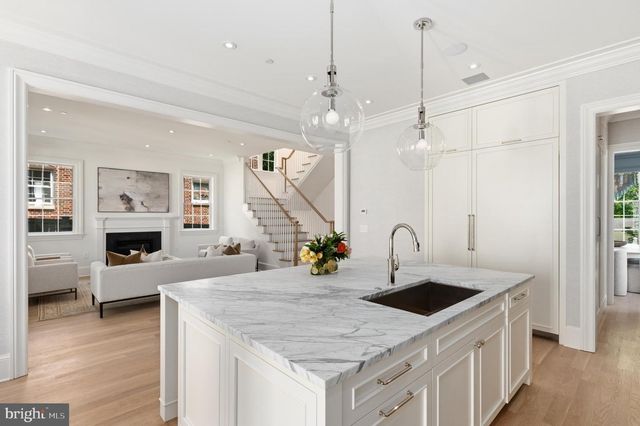 2604 36TH ST NW, Washington, DC 20007