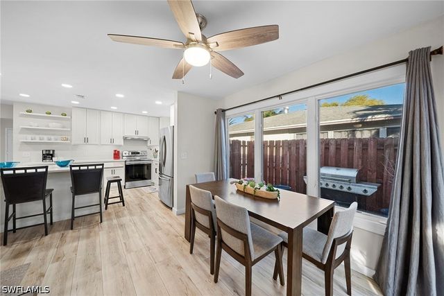 630 99th AVE N, Naples, FL 34108