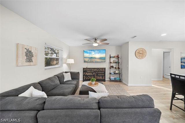 630 99th AVE N, Naples, FL 34108