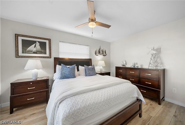 630 99th AVE N, Naples, FL 34108