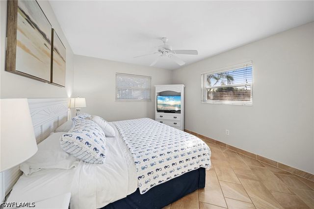 630 99th AVE N, Naples, FL 34108