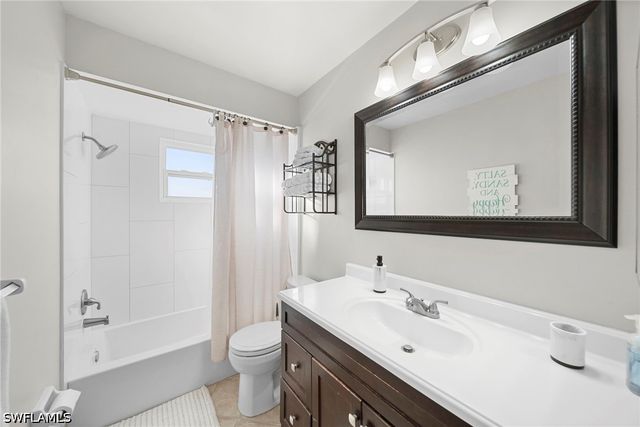 630 99th AVE N, Naples, FL 34108