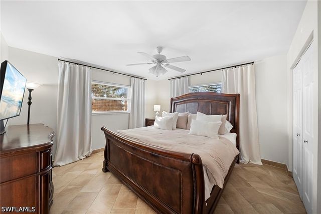 630 99th AVE N, Naples, FL 34108