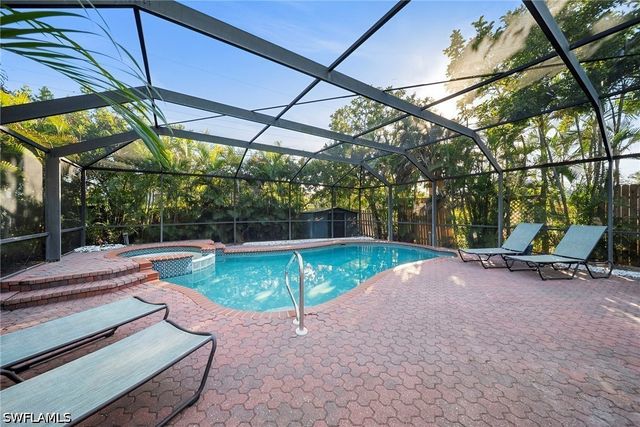 630 99th AVE N, Naples, FL 34108