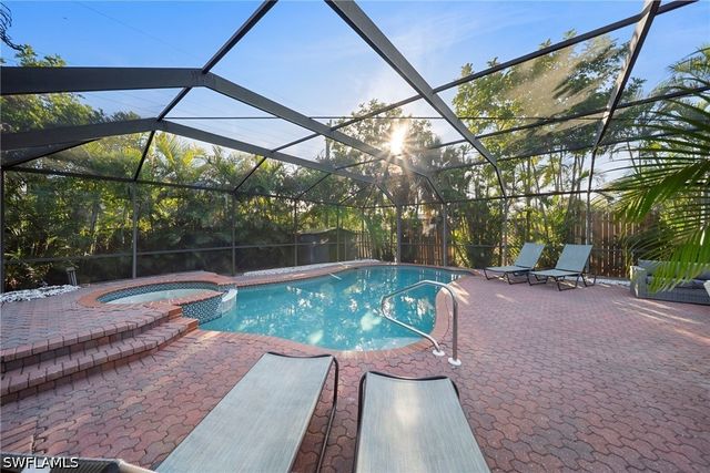 630 99th AVE N, Naples, FL 34108