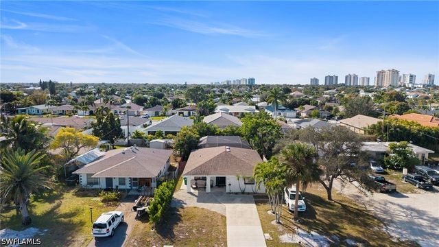 630 99th AVE N, Naples, FL 34108