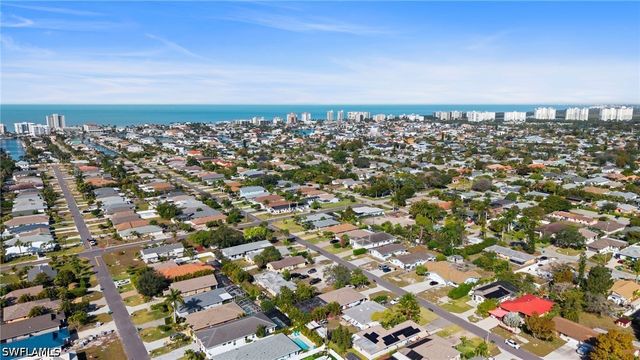 630 99th AVE N, Naples, FL 34108