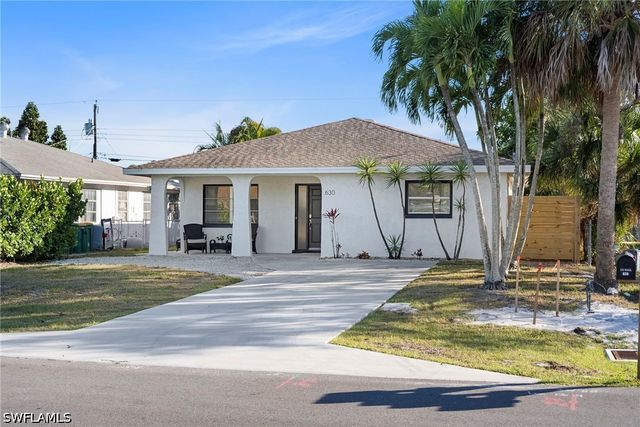 630 99th AVE N, Naples, FL 34108