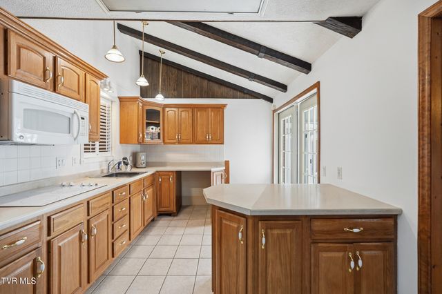 629 Old Embreeville Road, Jonesborough, TN 37659