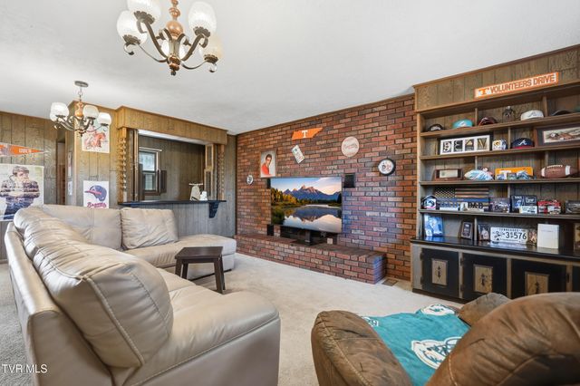 629 Old Embreeville Road, Jonesborough, TN 37659