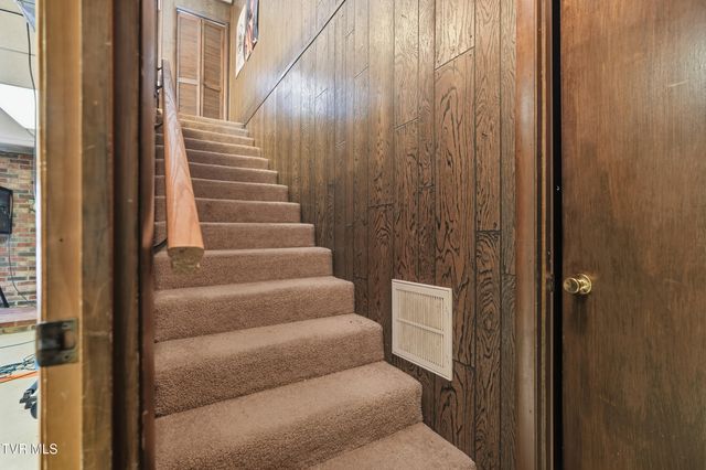 629 Old Embreeville Road, Jonesborough, TN 37659