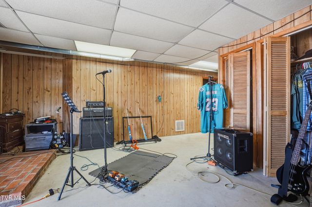 629 Old Embreeville Road, Jonesborough, TN 37659