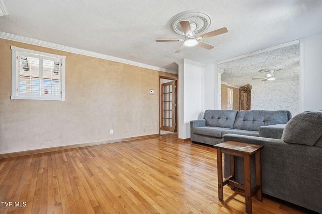 629 Old Embreeville Road, Jonesborough, TN 37659