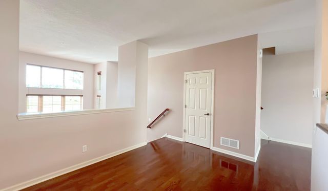8136 Main Street N, Maple Grove, MN 55369