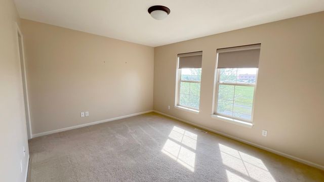 8136 Main Street N, Maple Grove, MN 55369