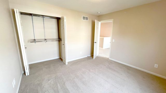 8136 Main Street N, Maple Grove, MN 55369