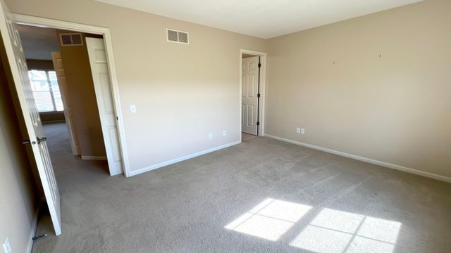 8136 Main Street N, Maple Grove, MN 55369