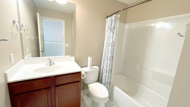 8136 Main Street N, Maple Grove, MN 55369