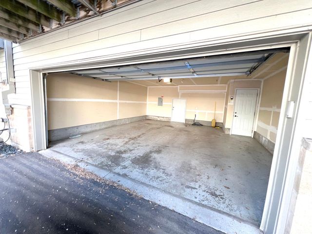 8136 Main Street N, Maple Grove, MN 55369