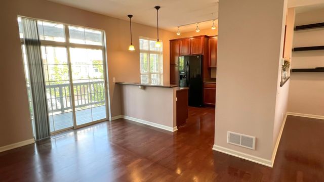 8136 Main Street N, Maple Grove, MN 55369