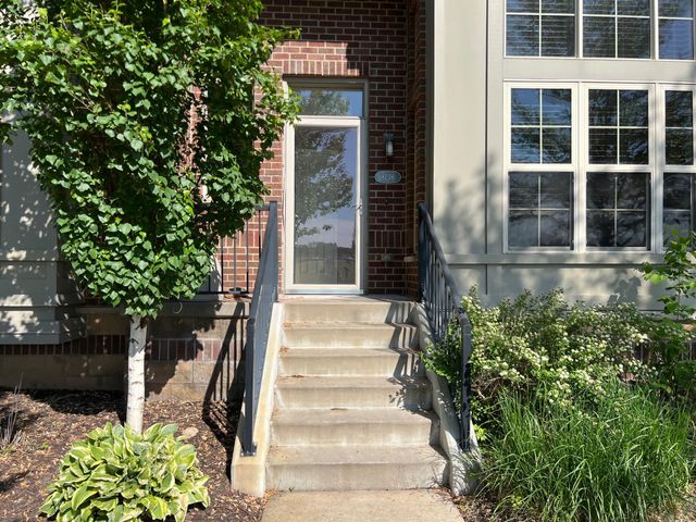 8136 Main Street N, Maple Grove, MN 55369