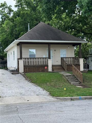 143 E Short Avenue, Independence, MO 64050