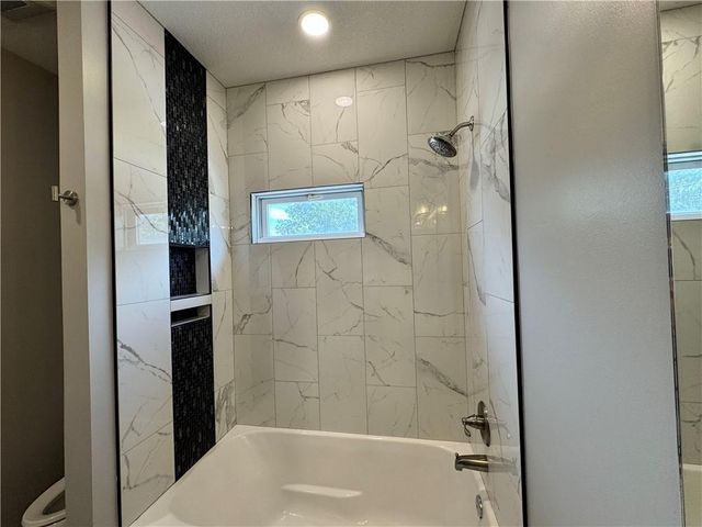 143 E Short Avenue, Independence, MO 64050