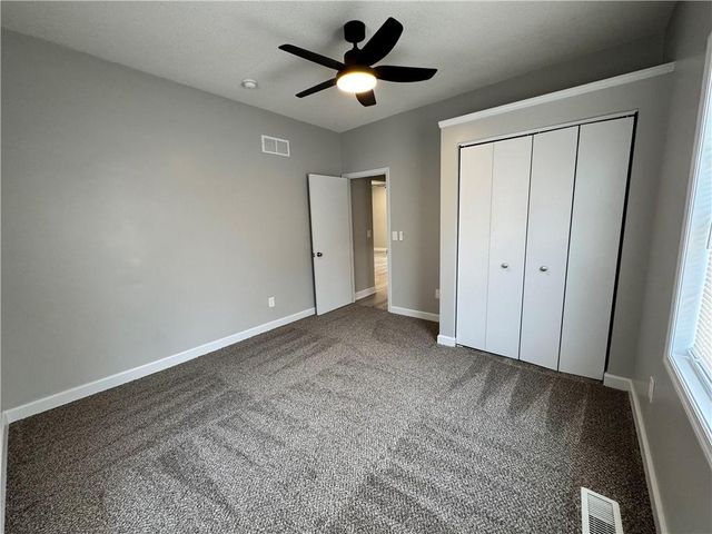 143 E Short Avenue, Independence, MO 64050