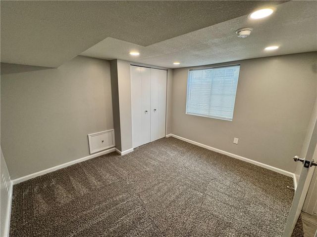 143 E Short Avenue, Independence, MO 64050