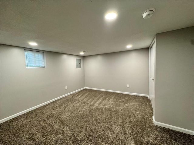 143 E Short Avenue, Independence, MO 64050