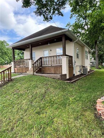 143 E Short Avenue, Independence, MO 64050