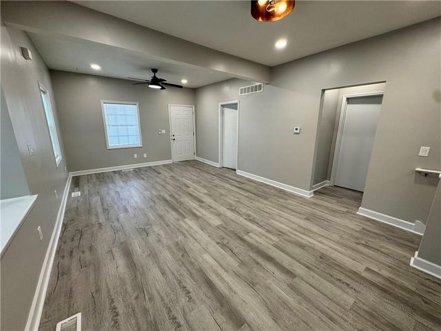 143 E Short Avenue, Independence, MO 64050