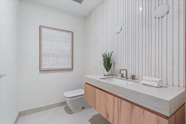 13 EASTVIEW Avenue, Delray Beach, FL 33483