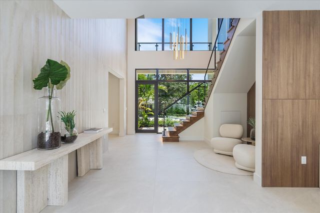 13 EASTVIEW Avenue, Delray Beach, FL 33483