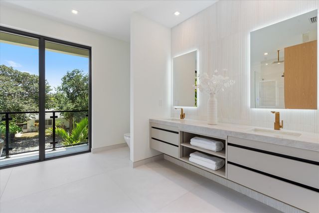 13 EASTVIEW Avenue, Delray Beach, FL 33483