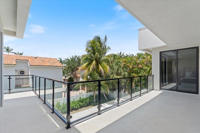 13 EASTVIEW Avenue, Delray Beach, FL 33483