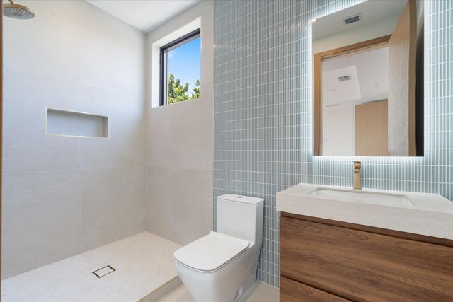 13 EASTVIEW Avenue, Delray Beach, FL 33483