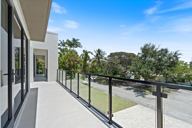 13 EASTVIEW Avenue, Delray Beach, FL 33483