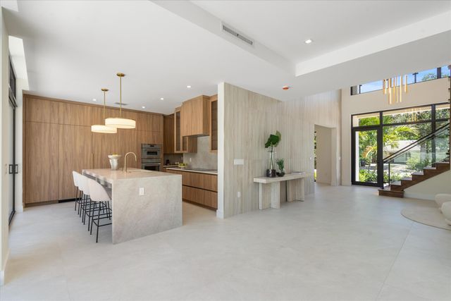 13 EASTVIEW Avenue, Delray Beach, FL 33483