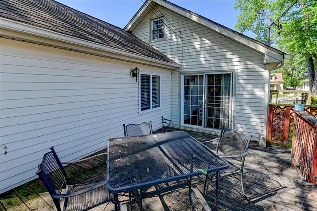 1010 N 8th Street, Leavenworth, KS 66048