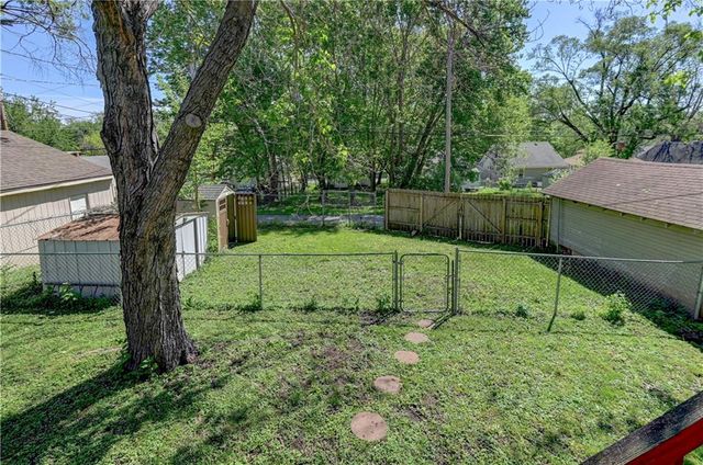 1010 N 8th Street, Leavenworth, KS 66048