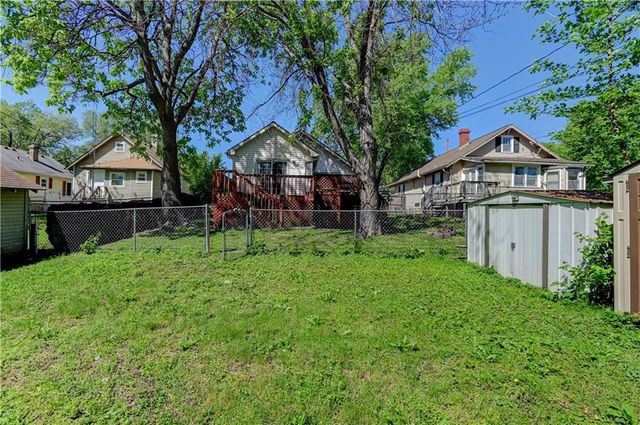 1010 N 8th Street, Leavenworth, KS 66048