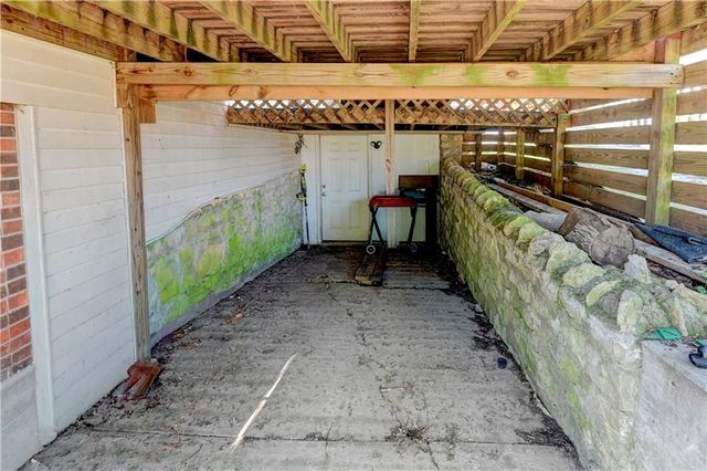 1010 N 8th Street, Leavenworth, KS 66048