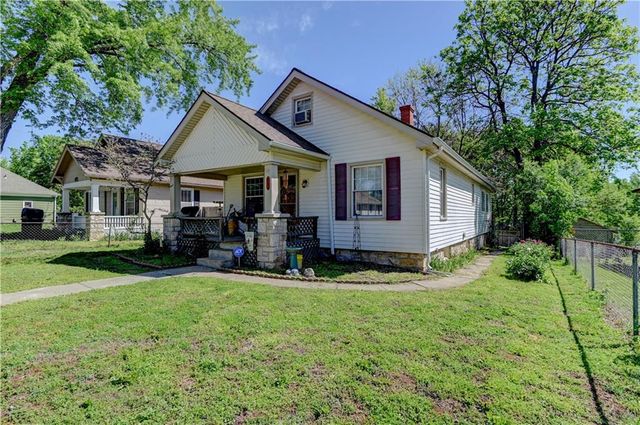 1010 N 8th Street, Leavenworth, KS 66048