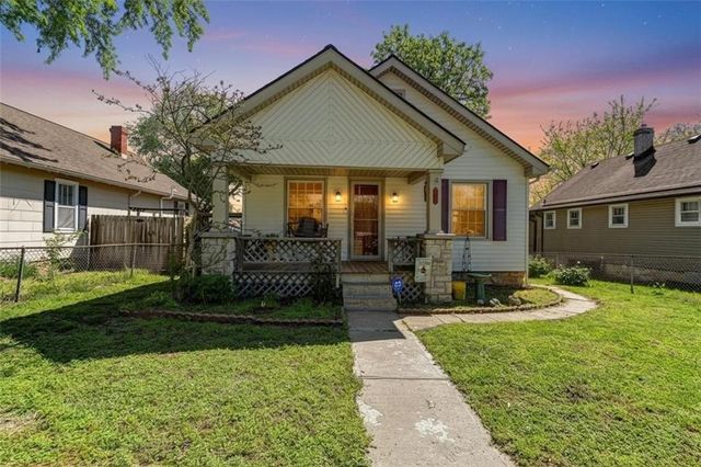 1010 N 8th Street, Leavenworth, KS 66048