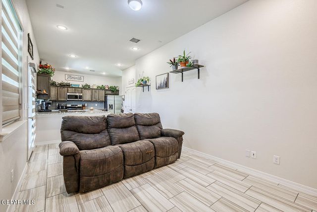 321 Fray Olguin Court, Socorro, TX 79927