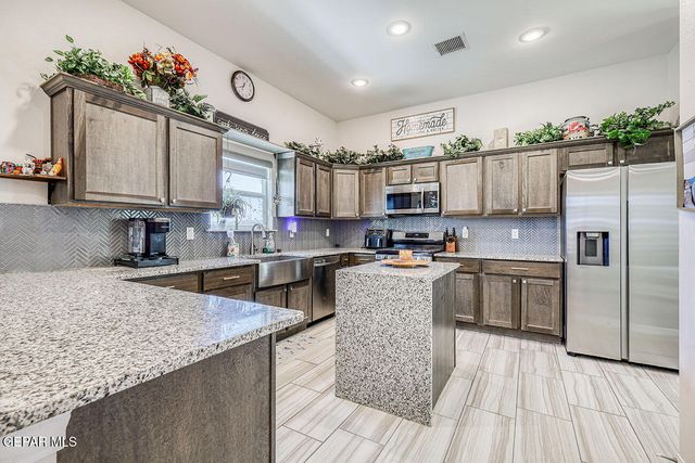 321 Fray Olguin Court, Socorro, TX 79927