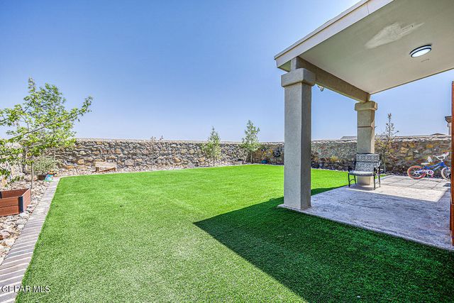 321 Fray Olguin Court, Socorro, TX 79927