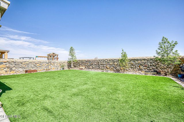 321 Fray Olguin Court, Socorro, TX 79927