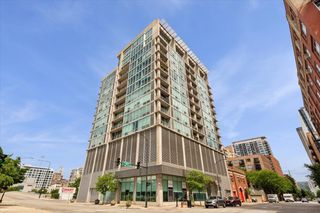 700 W VAN BUREN Street 1305, Chicago, IL 60607